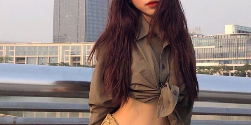 Ảnh gái xinh che mặt