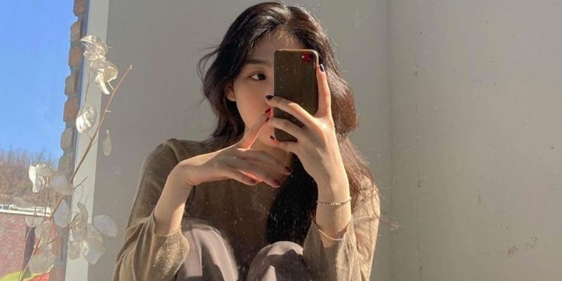 Ảnh gái xinh che mặt