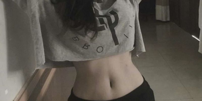 Ảnh gái xinh che mặt